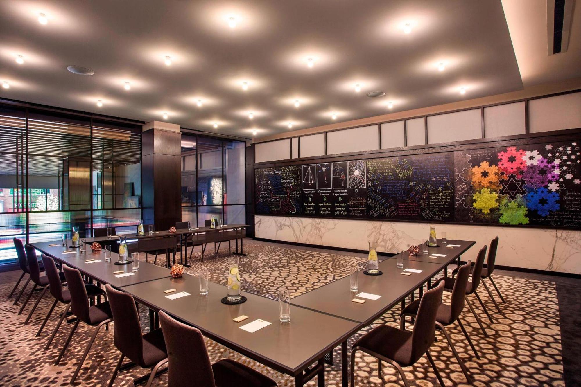 Hotel Emc2, Autograph Collection Чикаго Экстерьер фото